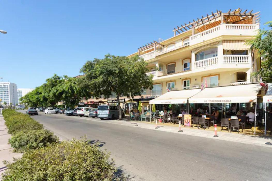 Chic Beachfront Flat With Amazing Sea Views And Private Indoor Parking Benalmadena Luaran gambar