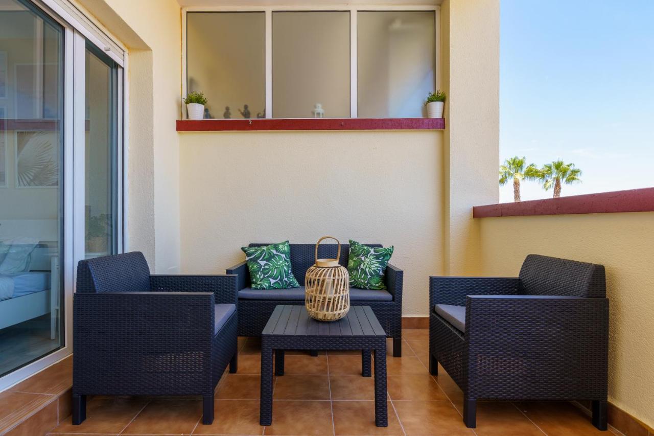 Chic Beachfront Flat With Amazing Sea Views And Private Indoor Parking Benalmadena Luaran gambar