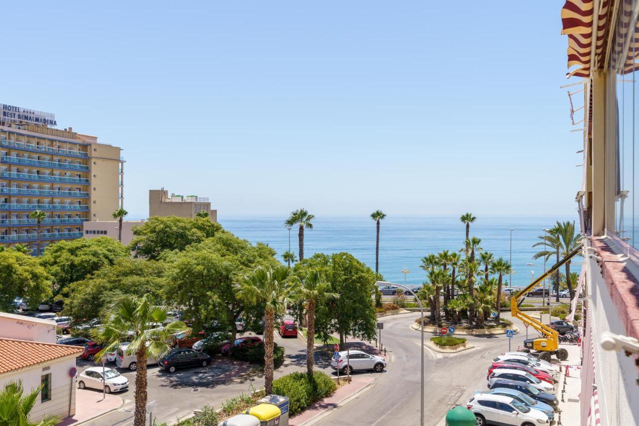 Chic Beachfront Flat With Amazing Sea Views And Private Indoor Parking Benalmadena Luaran gambar